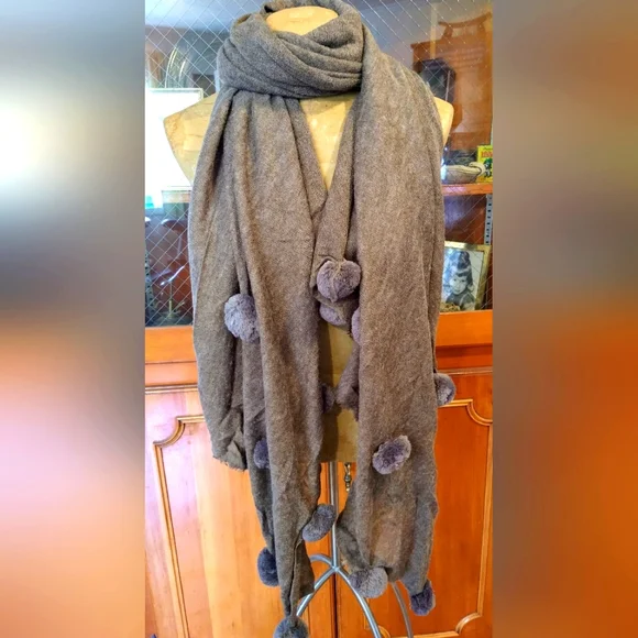 Pretty Angel Pom Pom Scarf/Shawl - Picture 1 of 5